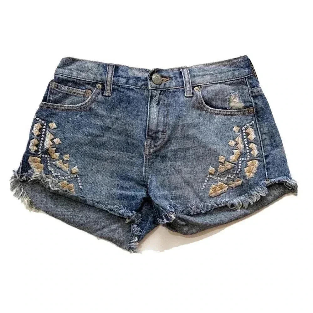 Free People Tulum Medium Wash Embroidered Denim Shorts Sz 24 Frayed Hem Festival